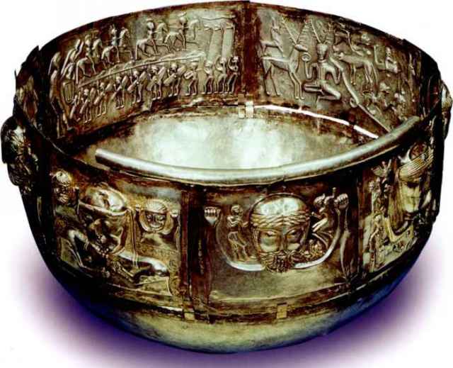 1008_18_70-celtic-cauldron-gold