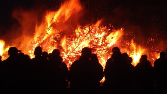 samhain-bonfire